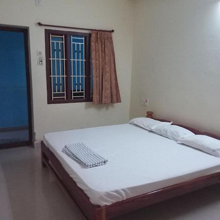 Pillaittiruvasal Sakthi Guest House & Residency, By Saraswathi Groups, Thirunallar, Karaikal מראה חיצוני תמונה
